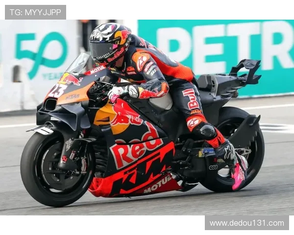 2025赛季MotoGP首站战报 马克马尔凯斯复出精彩表现引爆赛场 2025赛季MotoGP首站战报 马克马尔凯斯复出精彩表现引爆赛场