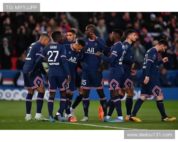 最新法甲联赛积分榜形势分析各队排名变化与冠军争夺前景 最新法甲联赛积分榜形势分析各队排名变化与冠军争夺前景