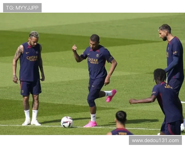 法甲Ds足球新赛季激战正酣豪门对决掀起绿茵风暴 法甲Ds足球新赛季激战正酣豪门对决掀起绿茵风暴