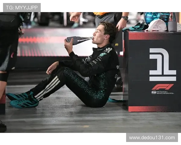 F1赛季迎来激烈角逐 各车队表现起伏不定冠军争夺白热化 F1赛季迎来激烈角逐 各车队表现起伏不定冠军争夺白热化