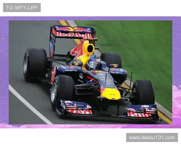 F1赛季最新动态:梅赛德斯与红牛车队争夺激烈 车手表现亮点不断 F1赛季最新动态:梅赛德斯与红牛车队争夺激烈 车手表现亮点不断