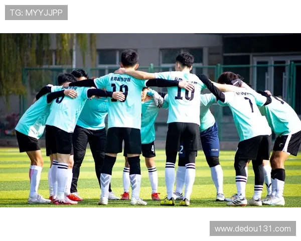 中国足球新一轮联赛激战正酣 多支球队争夺冠军宝座竞争日益激烈 中国足球新一轮联赛激战正酣 多支球队争夺冠军宝座竞争日益激烈