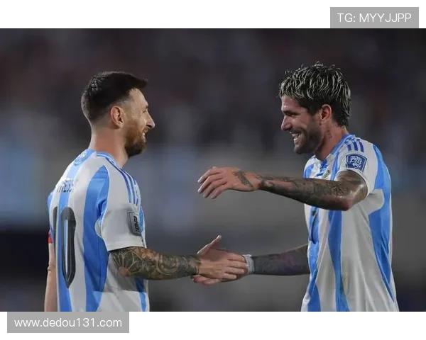 梅西加盟国际迈阿密后首次亮相赛场 引爆全球足球热潮