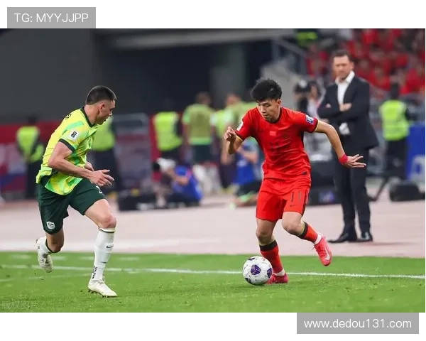 中国男足世预赛关键战迎强敌全队备战冲击出线希望球迷期待主场爆发 中国男足世预赛关键战迎强敌全队备战冲击出线希望球迷期待主场爆发