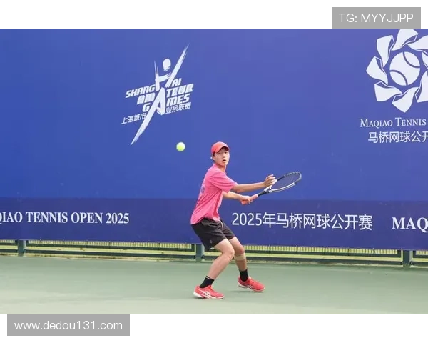 新赛季网球巡回赛开局激烈新星老将同场竞逐年度重要冠军荣耀 新赛季网球巡回赛开局激烈新星老将同场竞逐年度重要冠军荣耀