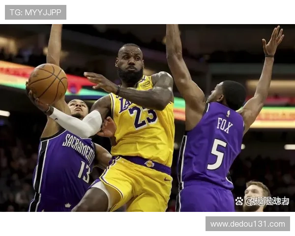 詹姆斯再创里程碑湖人加时逆转勇士巅峰对决点燃全场激情